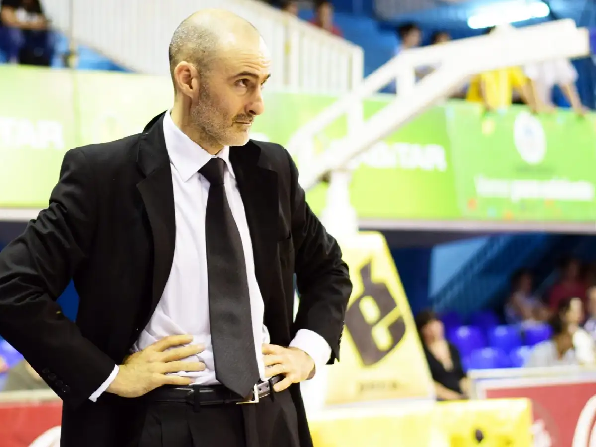 Piccato dejó de ser el DT de Peñarol 