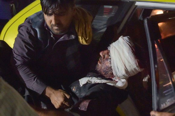 Grupo Estado Islámico se atribuye atentado cerca del aeropuerto de Kabul