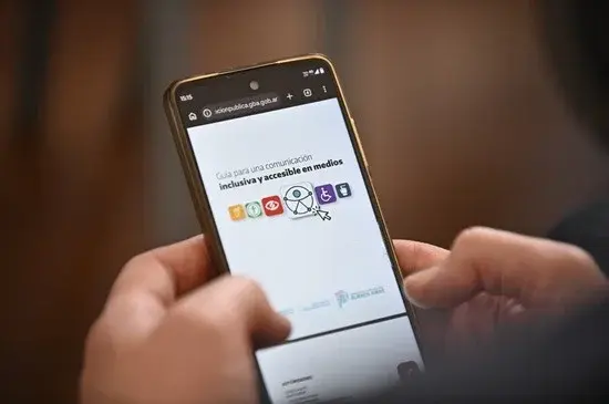La guía reúne herramientas para incorporar criterios de accesibilidad e inclusión en la comunicación.