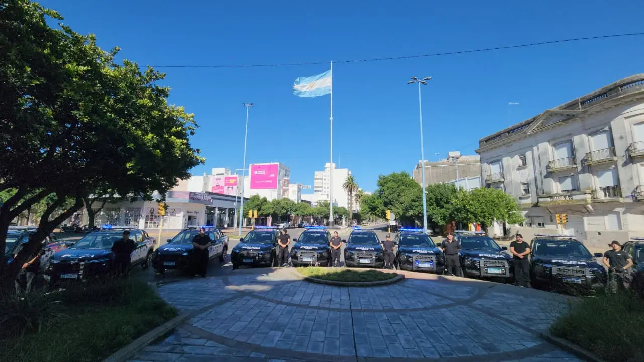 La Provincia entregó 18 nuevas camionetas para patrullaje en el Departamento Castellanos