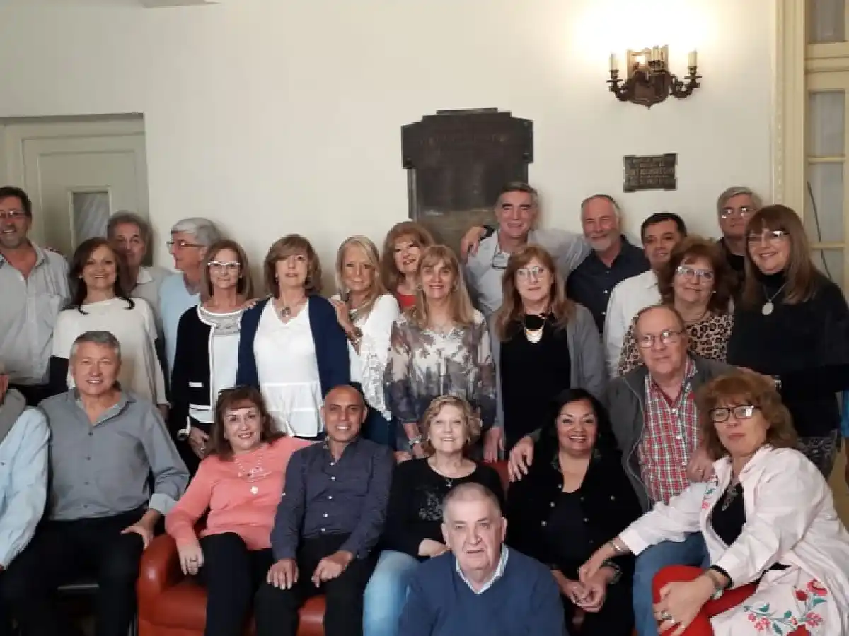 Escuela Normal: emotiva reunión  de exalumnos de la promoción ’69
