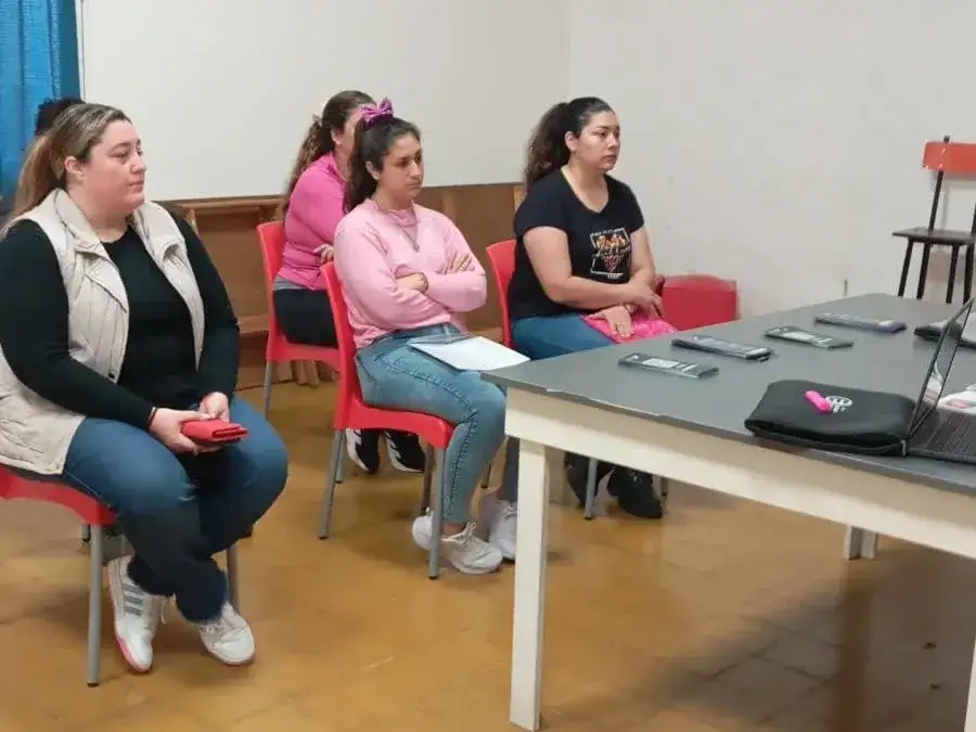 San Vicente: cerca de 80 vecinos participaron de una jornada de entrevistas laborales - 1