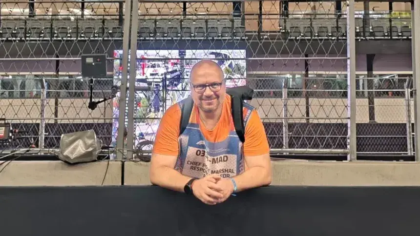 Gabriel Andrijciw dialogó con Ecos Diarios y contó las sensaciones de su encuentro con Franco Colapinto, para entregarle la bandera en plena pista