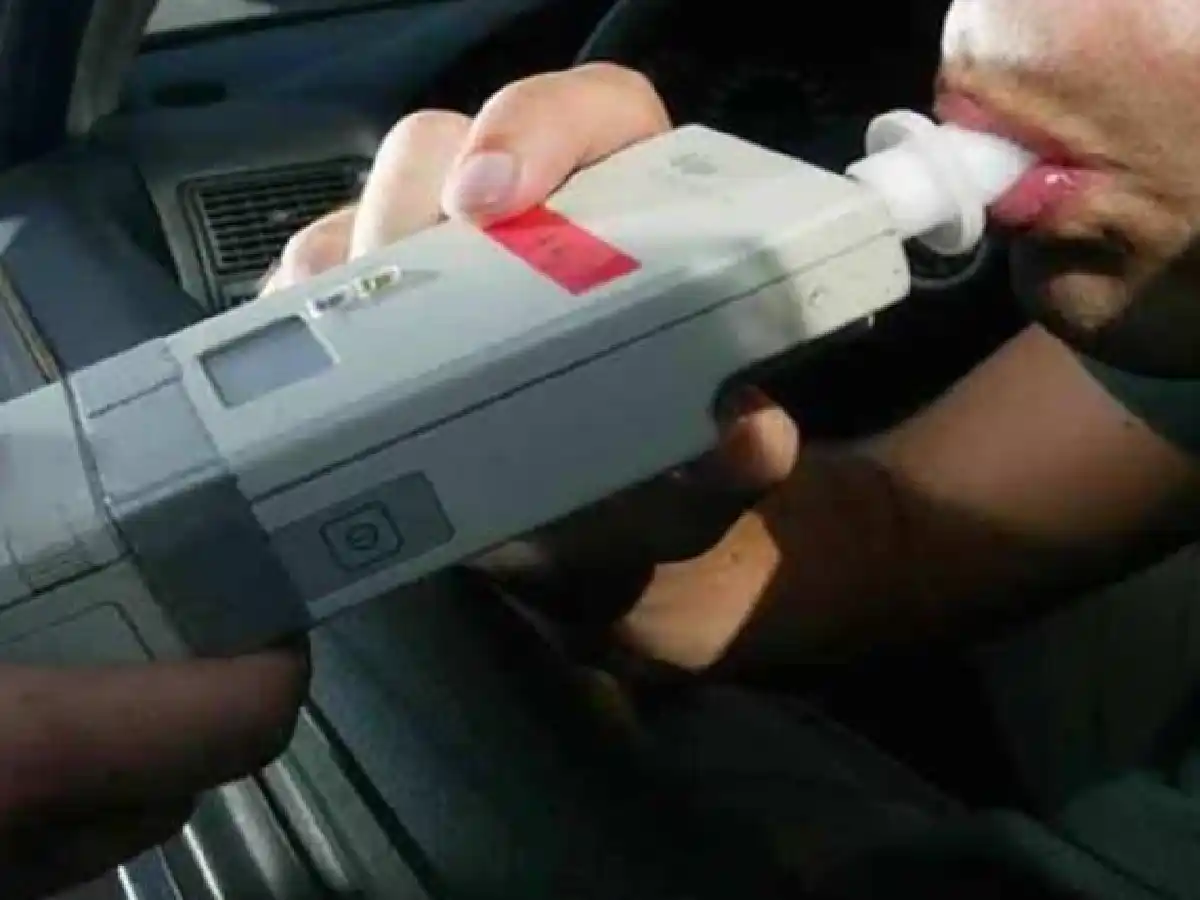 Un camionero fue detenido por conducir alcoholizado en Laspiur