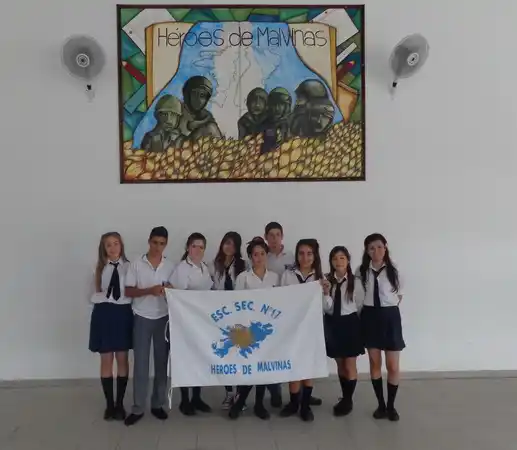 Gran homenaje de los alumnos de la Escuela Héroes de Malvinas