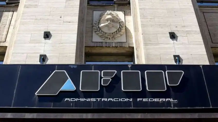 La AFIP intimó a 200.000 empresas a blanquear trabajadores