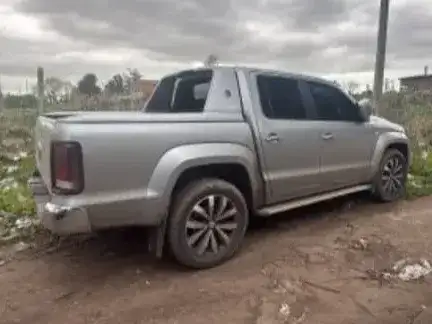 Violento robo en Barrio San Carlos: golpearon a una pareja y escaparon con su camioneta