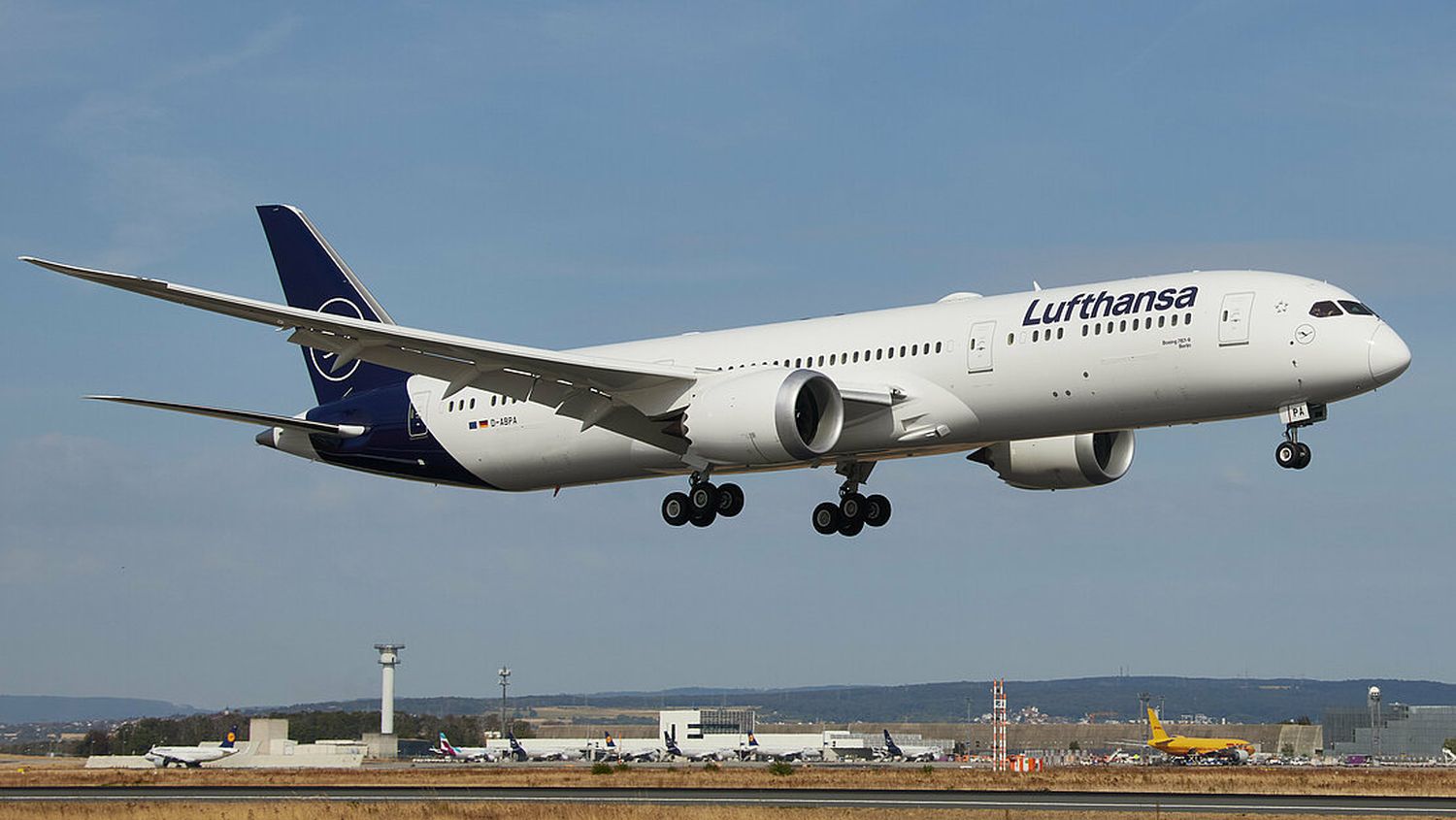 Lufthansa sets Newark as its Boeing 787’s first international destination