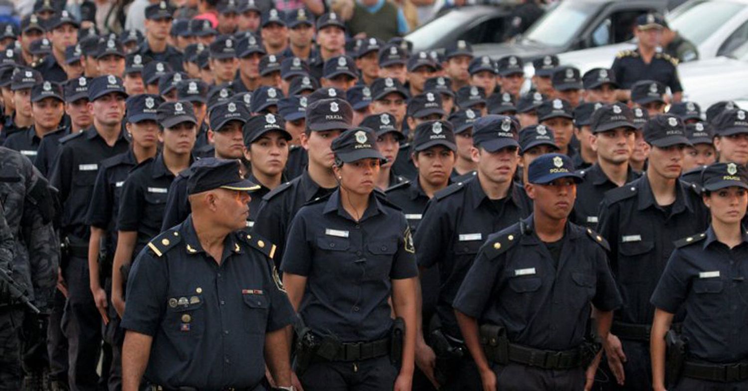 Los policías bonaerenses reciben un aumento salarial del 18%