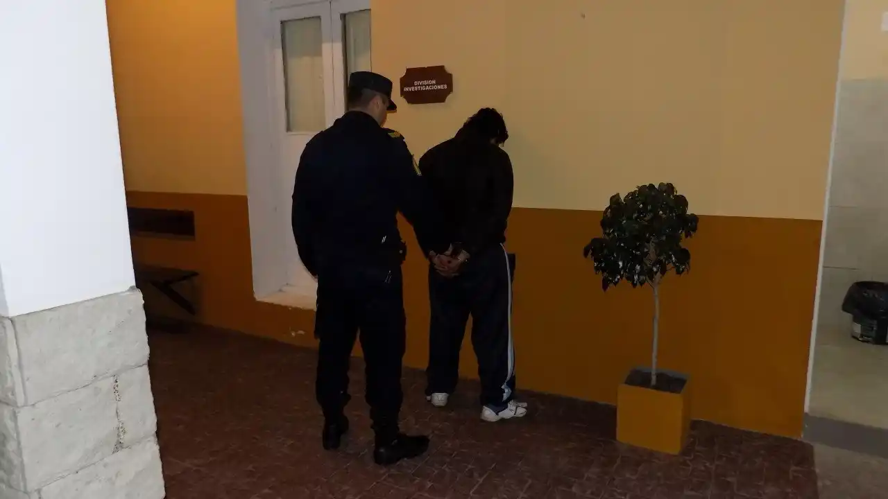 Se llevaba fiambres del hipermercado y lo sorprendieron