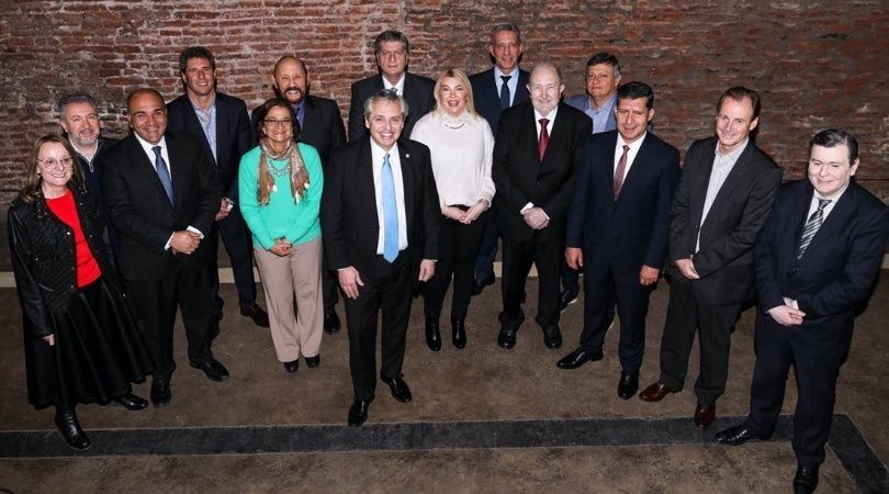 "El país necesita un giro de modelo social, político y económico", dijo el Gobernador