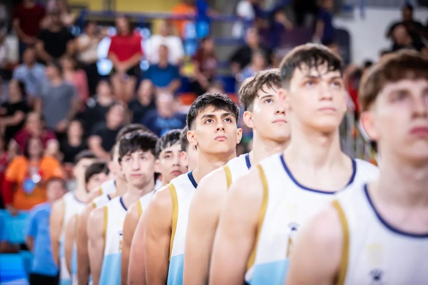 Primer triunfo para los pibes ante los locales. Foto: FIBA