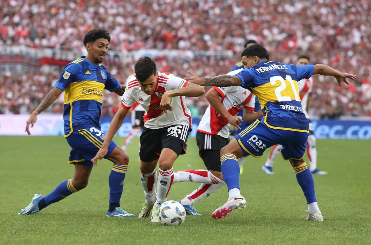 River y Boca se enfrentaron por la Copa de la Liga Profesional en el Monumental de Núñez