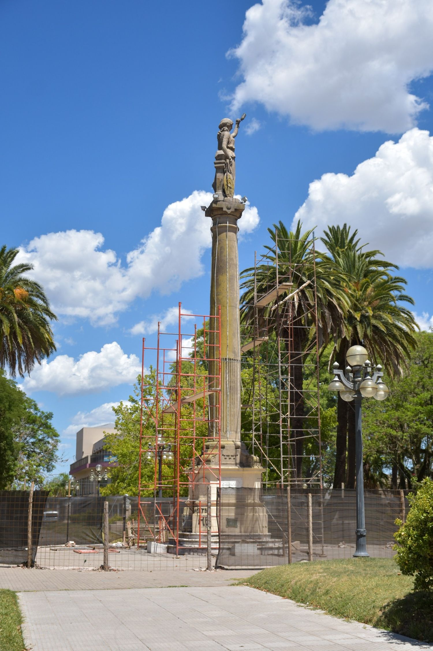 Avances en la obra de Plaza Constitución