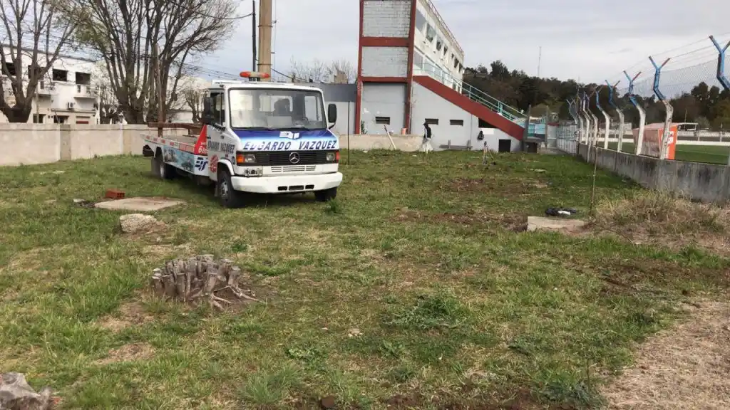 Se puso en marcha la obra para colocar la tribuna faltante en el Estadio San Martín