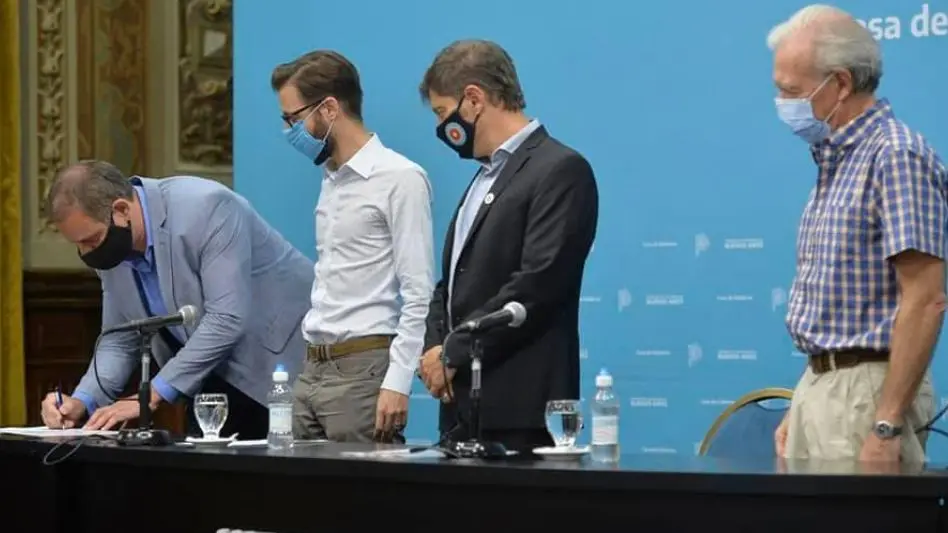 Santoro firmó el convenio para reactivar la construcción de las 70 viviendas que se harán con administración municipal   