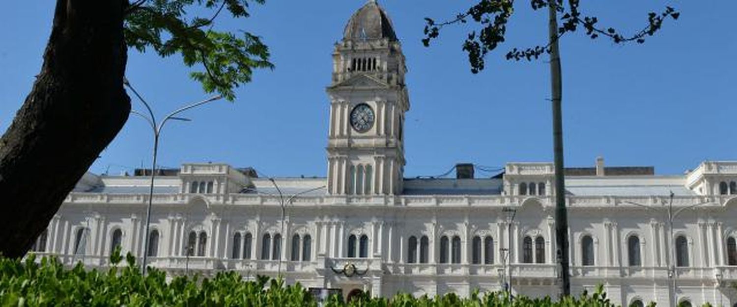La administración pública provincial en Paraná sigue con servicio presencial reducido