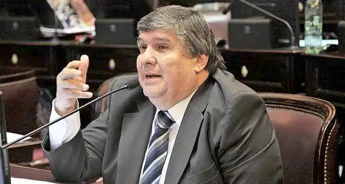 José Mayans denunció presiones del
Gobierno para aprobar la ley bases