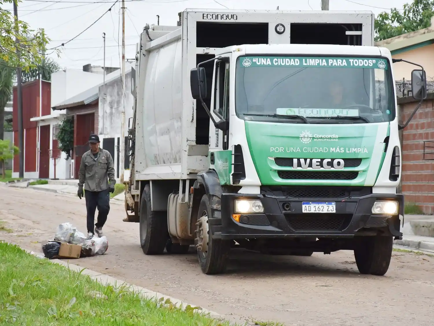 Recolección de residuos durante el feriado por el “Día de la Soberanía Nacional”