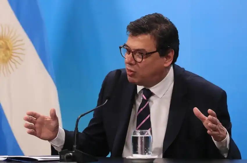 Funcionarios, gremios y empresarios se reunirán para definir la actualización del salario