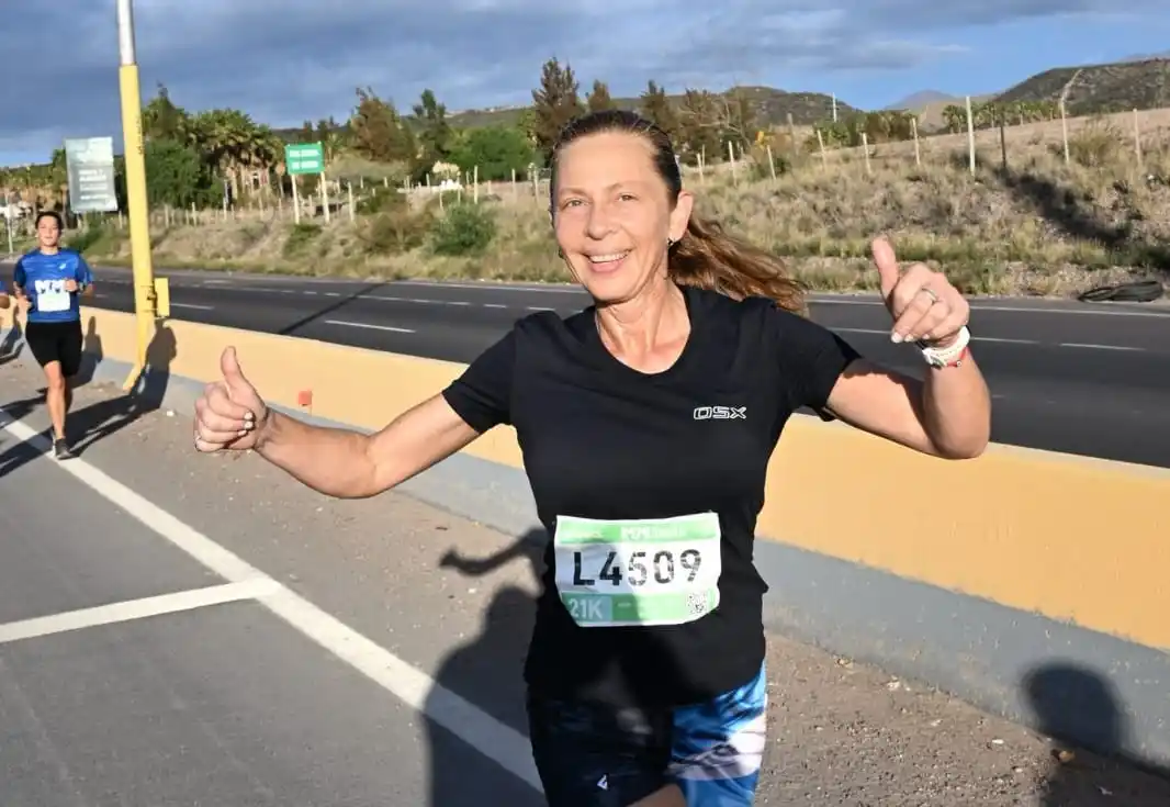 Corredora necochense en plena Maratón