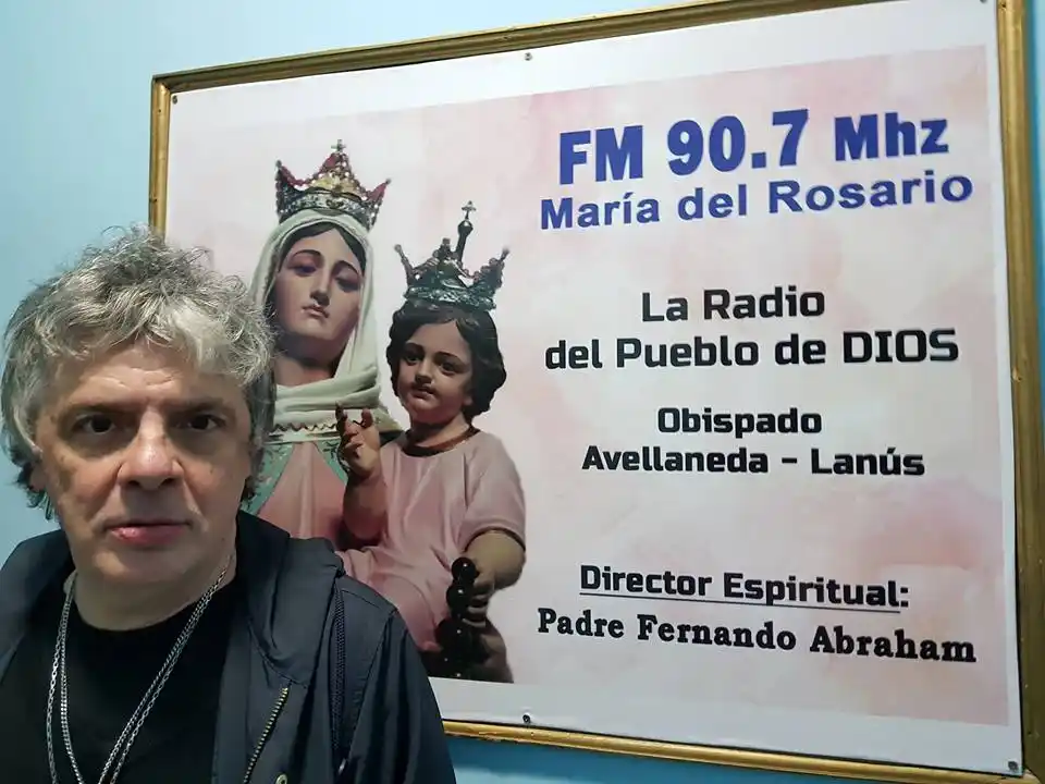 Juanse, exlíder de Ratones Paranoicos, lanzó su programa religioso en una radio de Avellaneda