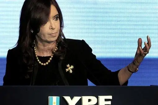 Cristina: "Tenemos que hacer un gran esfuerzo para defender lo público"