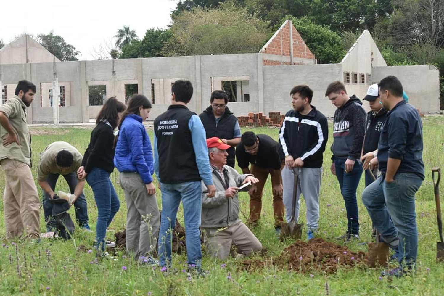 Ingenieros trabajan actualmente en la implementación de proyectos productivos.