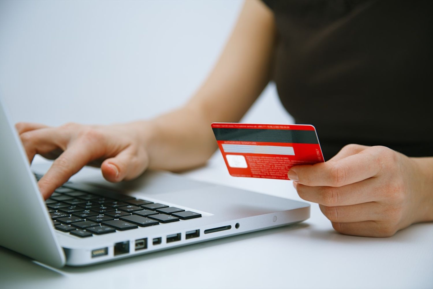 Efecto cuarentena: Se triplicó la cantidad de comercios que cobran con tarjetas en Argentina