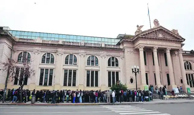 Los universitarios deciden si comienza el segundo semestre