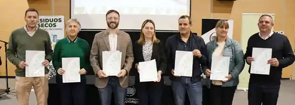 Azcué e intendentes del departamento firmaron un convenio para la gestión integral y disposición final de residuos