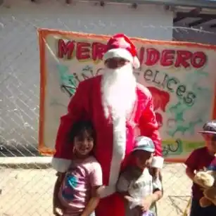 Tras el evento "Fútbol por un juguete" y el festival musical, el grupo se prepara para recorrer los barrios este 24 de diciembre repartiendo golosinas.