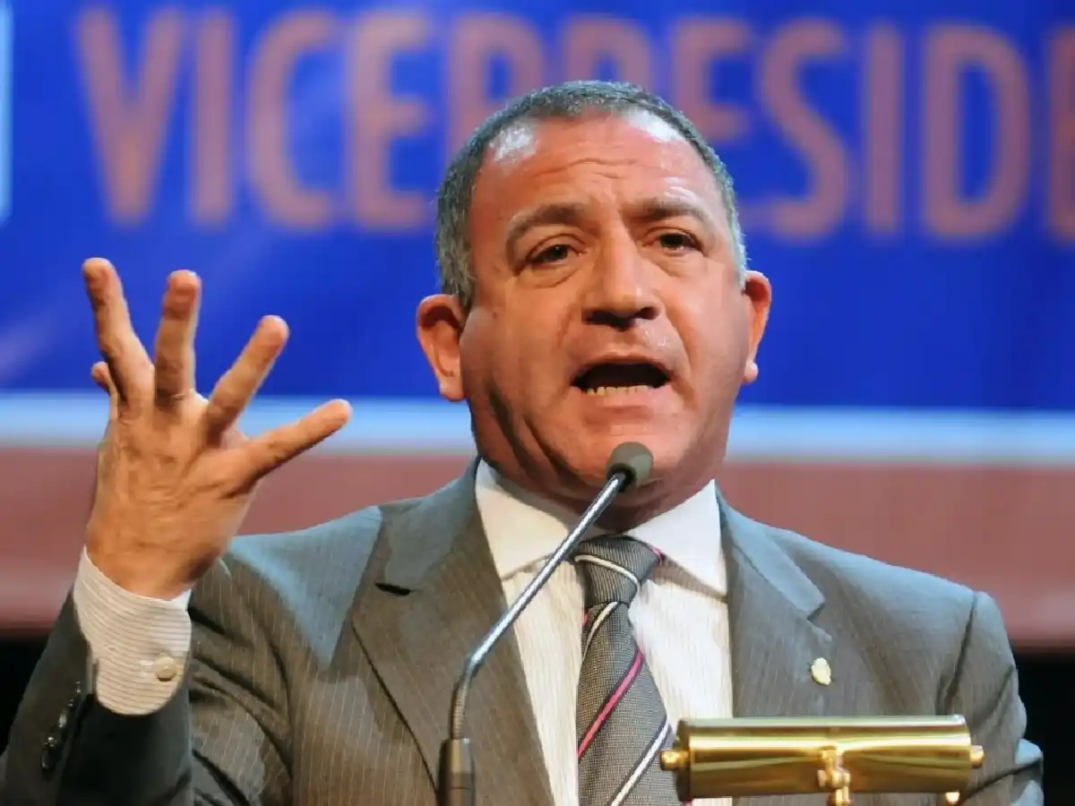 La Corte desplazó a senador "K" de la Magistratura y nombró a Luis Juez en su lugar