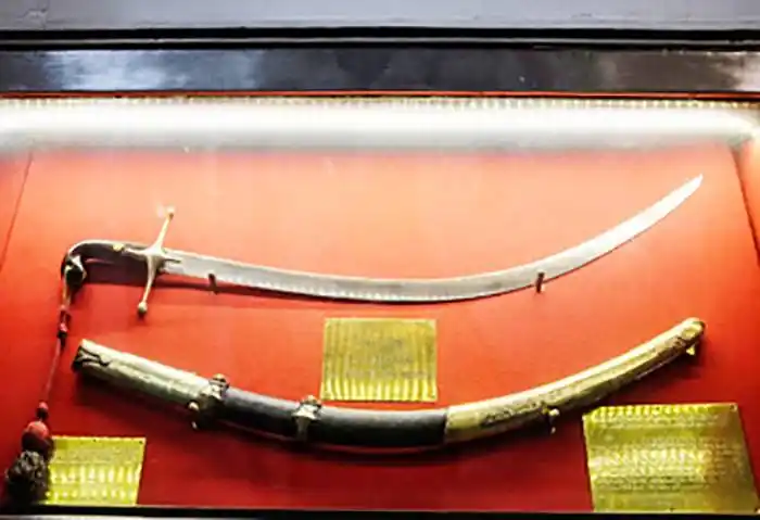 Robó el sable corvo de San Martín y contó cómo lo hizo: �SPrometí cuidarlo como el corazón de mi madre⬝