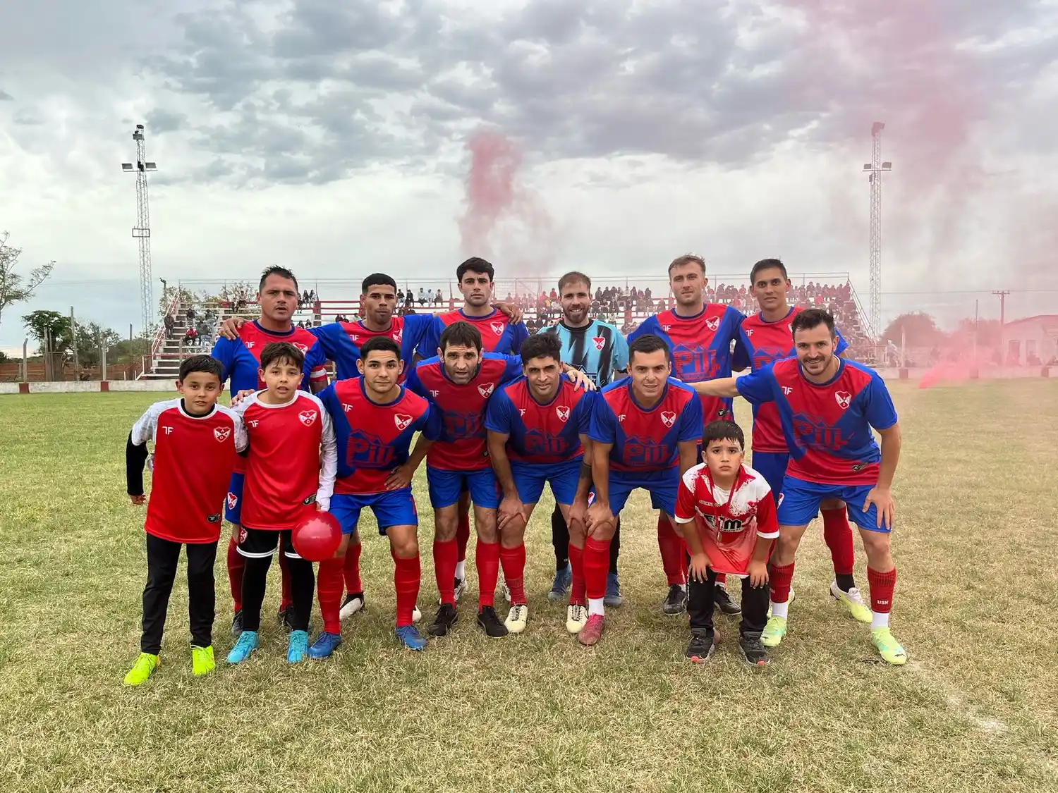 La Academia ganó y es líder absoluto del Oficial 2025