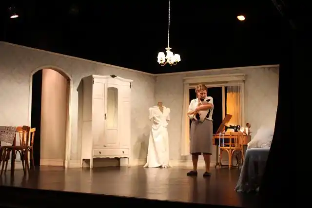 Se presentó con éxito la obra “Está la soledad” en el Teatro Italia