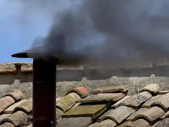 Sigue sin definirse el nuevo Papa: segunda fumata negra en el Cónclave