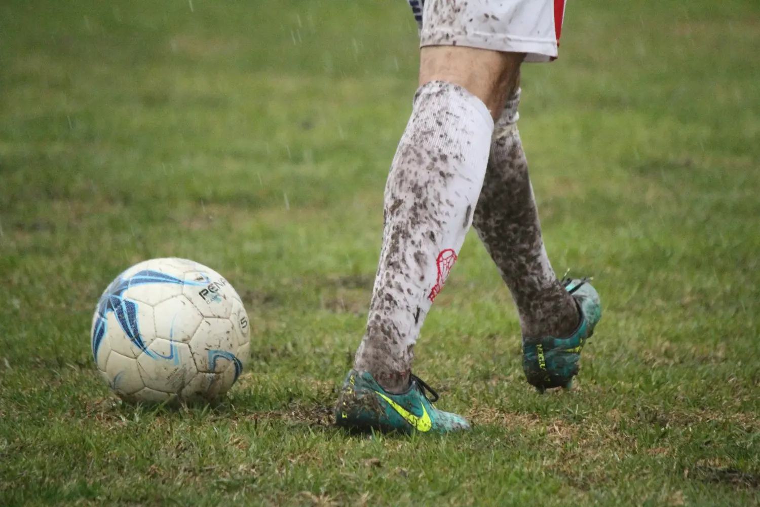 El estado de las canchas imposibilitaría la disputa de muchos partidos de inferiores