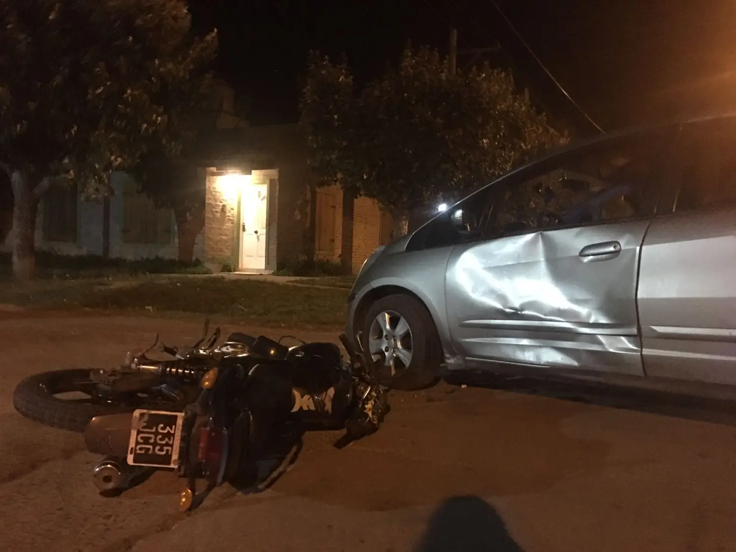 Motociclista lesionado en accidente de transito