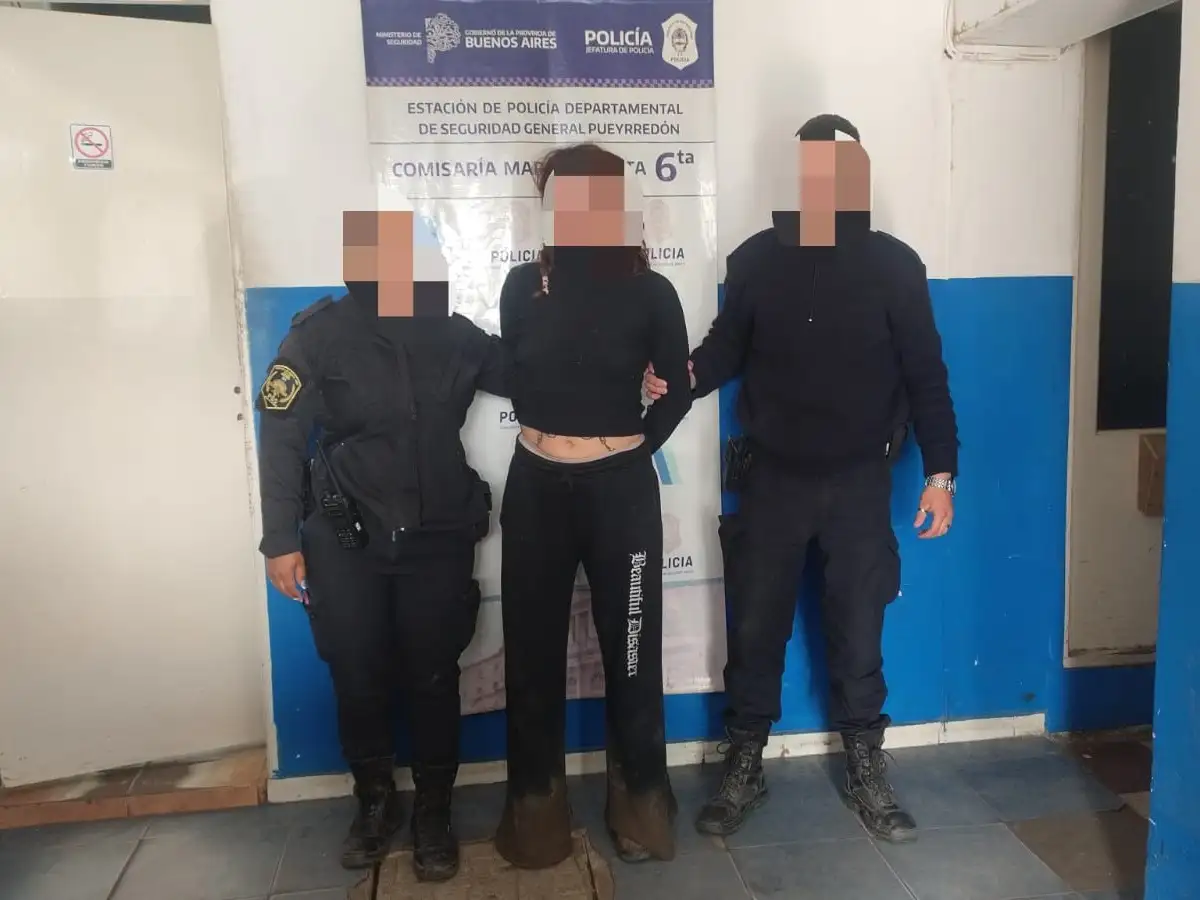 Sobre la detenida pesaba una orden de restricción que le prohibía acercarse al domicilio de la damnificada.