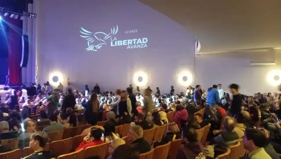 Estalló la interna libertaria en Junín: denuncias de venta de cargos y tensión en el HCD tras el acto de Milei