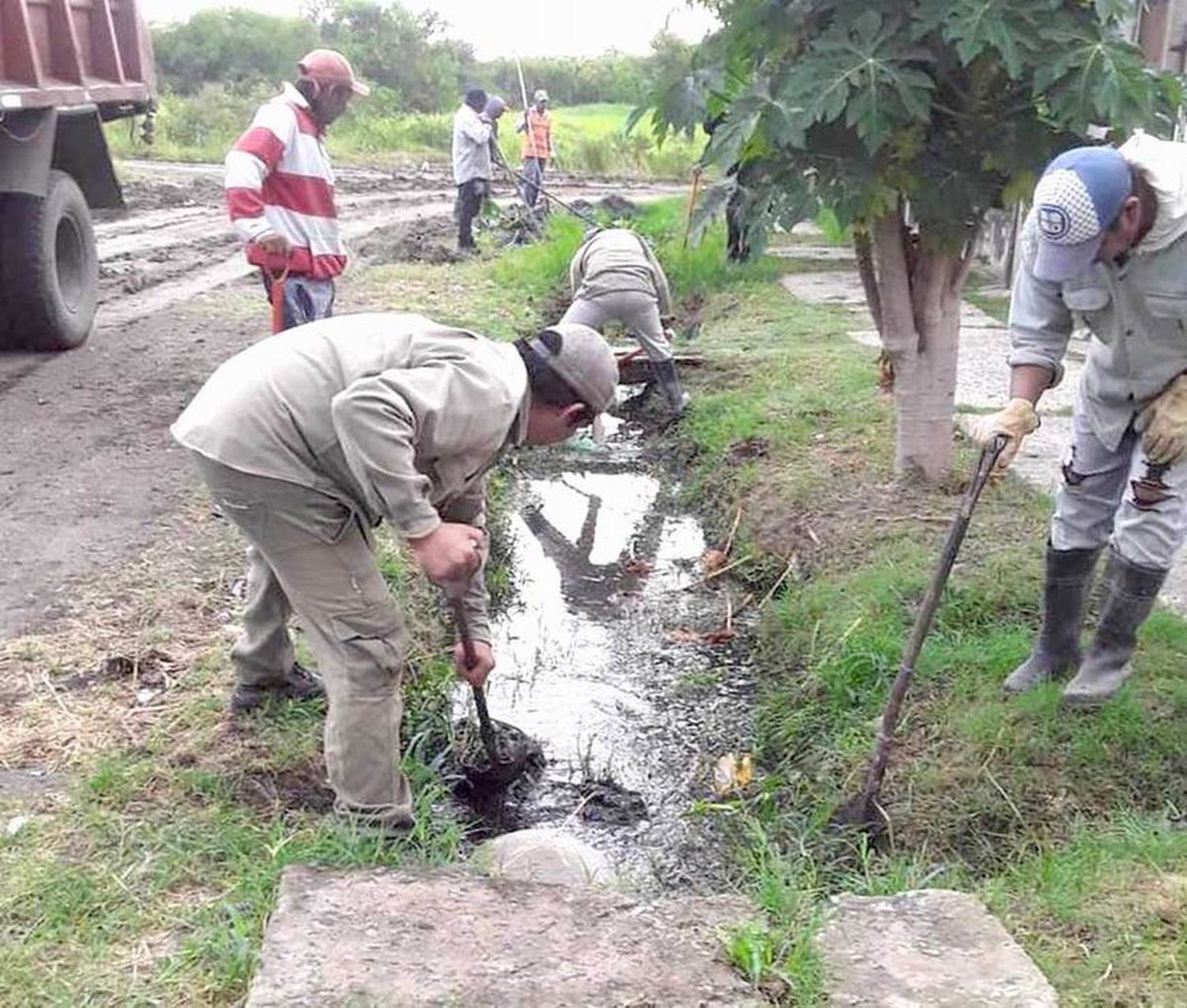 Trabajos municipales
para el mantenimiento
de arterias y desagües