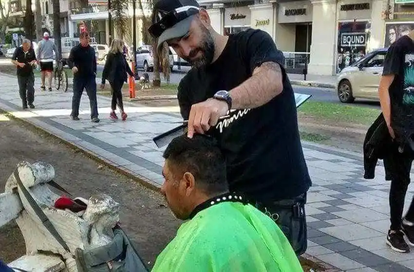 Un corte por un abrazo
