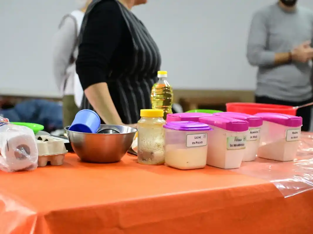 Comenzaron los talleres gratuitos de cocina Sin Tacc en la ciudad: en qué lugares y horarios se dictan