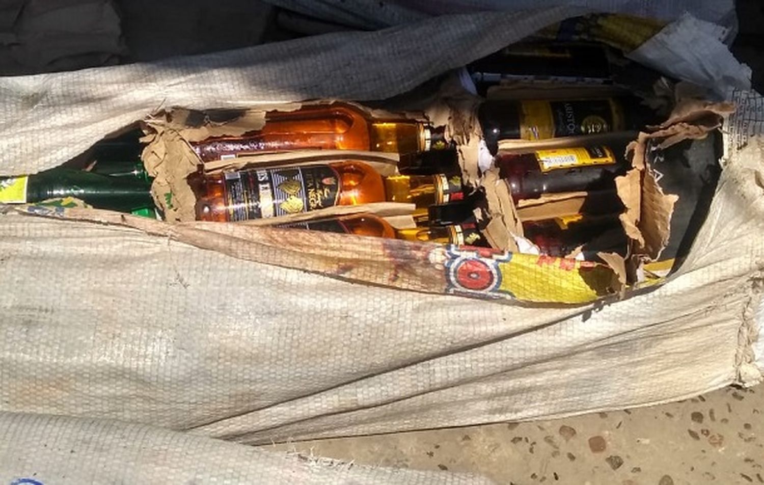 Se decomisaron 800 kilos de alimentos y bebidas