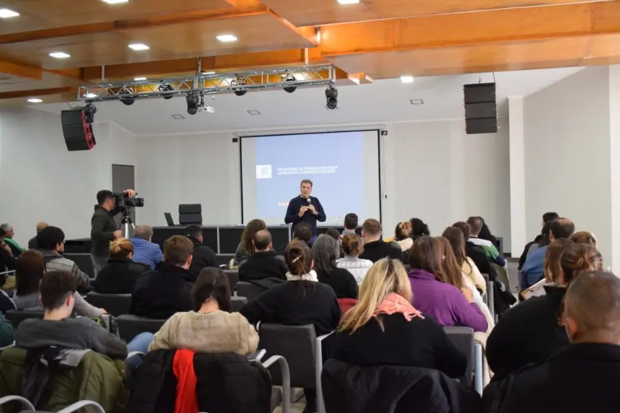 Dario Coco dictó un seminario sobre Historia del Movimiento Obrero