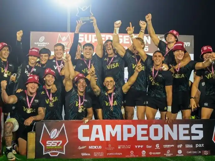 El festejo de Los Pumas 7 en Mar del Plata.