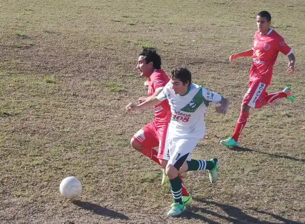 Central Larroque derrotó a Pueblo Nuevo por 3 a 2