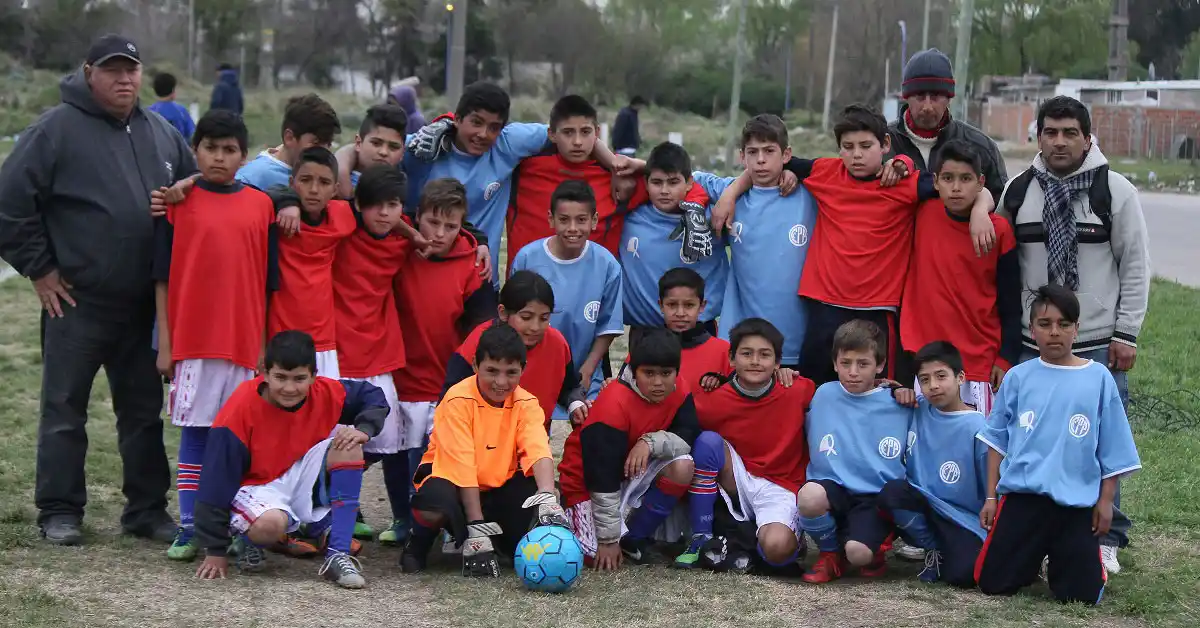 El orgullo de jugar para el barrio