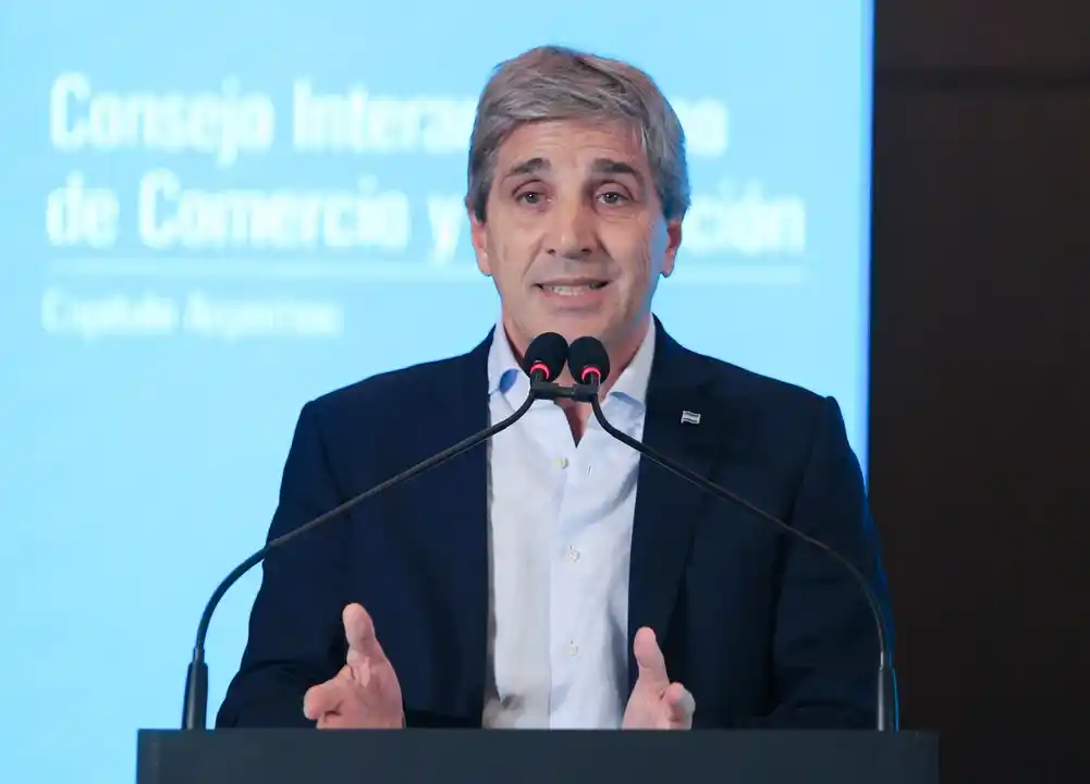 Caputo justificó la suspensión de los aumentos de tarifas: “No hay que cargar más a la clase media”